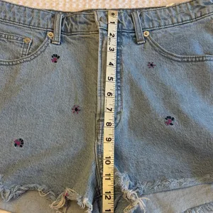 Lucky Brand 12/31 Pins Blue Denim Cut Off Jean Shorts Embroidered Purple Flower thumbnail 13