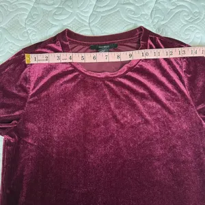 Forever 21 maroon velvet crop top thumbnail 4