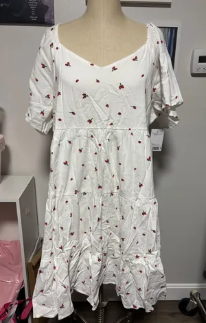 Strawberry printed dress thumbnail 1