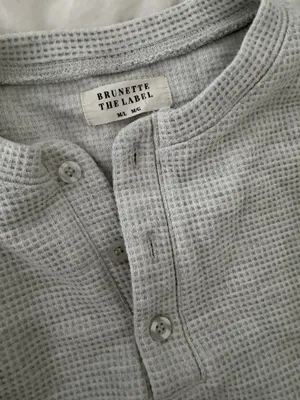 Gray Henley Size M thumbnail 2