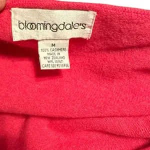 Vintage‎ Bloomingdales Pink Cashmere Sweater thumbnail 5