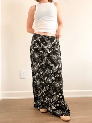 Vintage Briggs New York Black Maxi Skirt with White Floral thumbnail 3