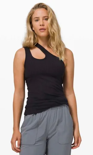 LULU🍋 LA Double‎ Strap Shoulder Tank thumbnail 1
