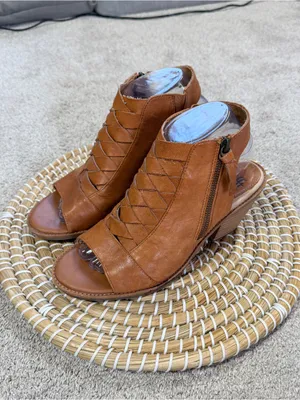 Sofft Women’s Mckenna Leather Sandals Blocked Heels Peep Toe in Cognac 8 thumbnail 3
