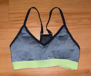 Nike Sports bra!! thumbnail 1