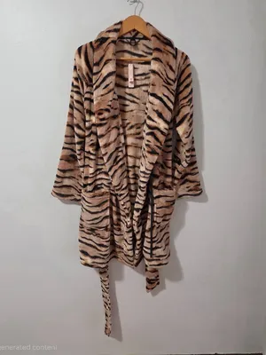 Victoria’s Secret Tiger Cozy Short Robe - Champagne Brown - Size XS/S - 11162549 thumbnail 2