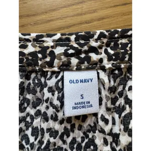 Old Navy Women Sz Small Leopard Print Popover Top Long‎ Sleeve Lightweight Shirt thumbnail 3
