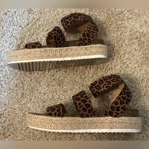 Time & Tru Walmart Leopard Platform Espadrilles Sandals Women's Size 7 thumbnail 3
