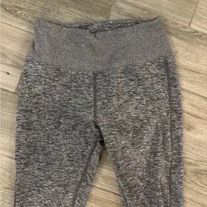 alo yoga leggings thumbnail 2