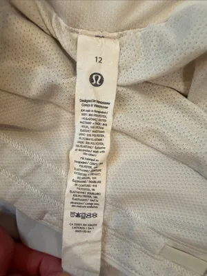lululemon Fast and Free High-Rise Classic-Fit Split Short 3" Size 12 - C30-120 thumbnail 2