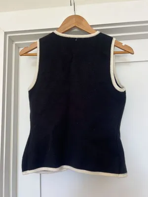 Abercrombie The Mara High-V LuxeLoft Sweater Vest XS Preppy, Academia, Capsule thumbnail 3