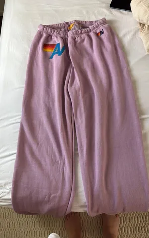 pink aviator nation sweatpants!! super cute just doesn’t fit me good!!!! thumbnail 1