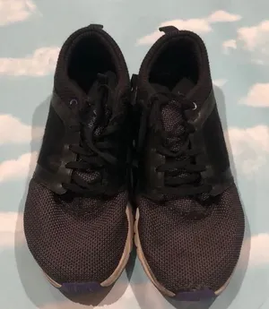 Reebok black sneakers thumbnail 1