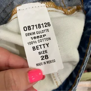 BDG Betty High Rise Distressed Raw Hem Wide Leg Cropped Culotte‎ Jeans Sz 28 thumbnail 10