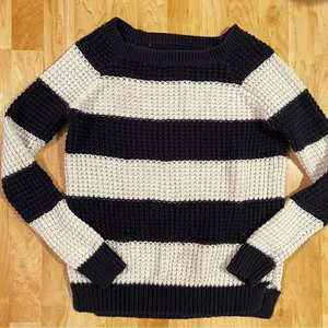 American Eagle Blue and White Striped Jegging Knit Sweatshirt Women’s Small thumbnail 1