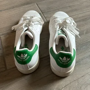 Adidas Stan smith tennis shoes thumbnail 4