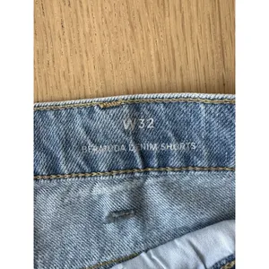 Boden women's Bermuda Denim Short Size 32 2630 thumbnail 7