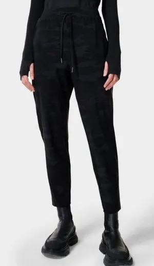 Sweaty Betty [Small Explorer Trouser in Black Tonal Camo‎. Size 2 thumbnail 1