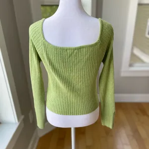 Wild Fable Light Heather Green Sweatheart Neckline Ribbed Cropped Sweater Sz L thumbnail 3