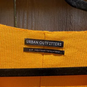 Urban Outfitters Mustard Yellow Ribbed Knit Notched V-Neck Pullover Top S-P thumbnail 2
