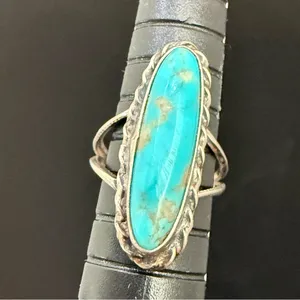 Vintage Unsigned Handcrafted Sterling Silver Oval Turquoise Ring Size 4 4g. thumbnail 1