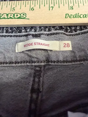 Levi's Wedgie Straight Ankle Jeans Button Fly Size 28 thumbnail 2