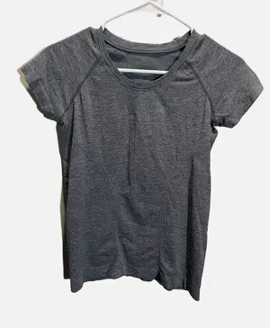 Zella Athletic Top Womens S/M Grey Seamless Short Sleeve Workout Gym‎ Shirt thumbnail 1