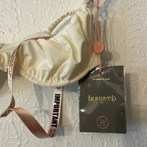 NWT HOUSE OF CB Cassis Ruched Underwired Bikini Top In Ivory Size Small thumbnail 5
