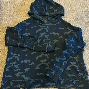 Generation Love Women’s Burnout Distressed Camouflage Hooded Sweatshirt Size S thumbnail 1
