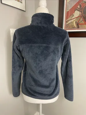 Women’s Patagonia pull over navy blue size small warm lightweight fitted thumbnail 3