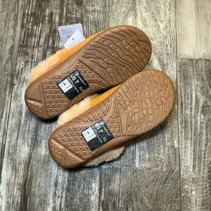 Women's Cozy Brown Fur Slippers Size 7 thumbnail 10