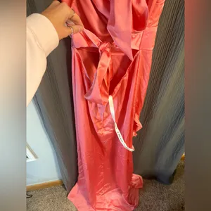 Lucy in the Sky Satin Front Twist Strappy Maxi Dress in Coral Size Large thumbnail 6