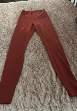 Lululemon Leggings thumbnail 1