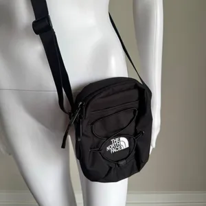 The North Face Jester Crossbody Bag Mini Travel Pack Black Unisex thumbnail 6