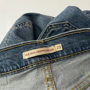Levi’s • Mile High Wide Leg Crop Blue Jeans thumbnail 5