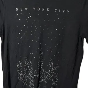 Old Navy Women's Graphic Short Sleeve Glitter NYC Graphic Tee Sz M thumbnail 7