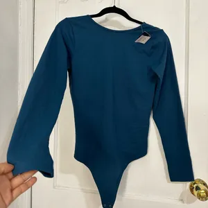 Abercrombie & Fitch Seamless Long Sleeve V‎ Bodysuit Size Medium Blue Open Back thumbnail 3