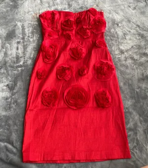 Romeo & Juliet Couture Red Rose Strapless Mini Dress thumbnail 1