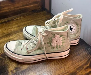 Converse green floral embroidered high top sneakers size W7 thumbnail 1