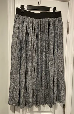 NWT Sag Harbor Size L Gray Heather Pleated Elastic Waist Lightweight Maxi Skirt thumbnail 1