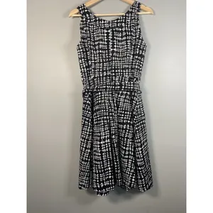 Calvin Klein Black‎ White Pleated Sheath Dress Career Sleeveless Size 8 P Belted thumbnail 6