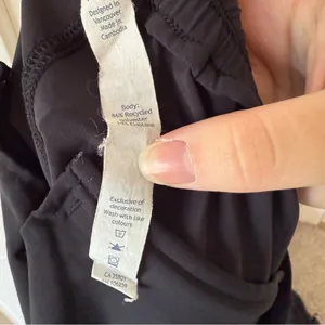 Lululemon Black Pleated Athletic Shorts With Pockets Size 6 thumbnail 7