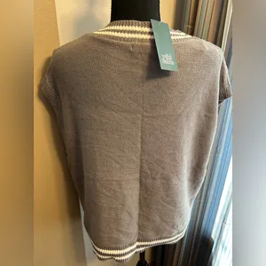 wild fable grey Cable-Knit V-Neck Sweater Vest with Ivory Trim thumbnail 2