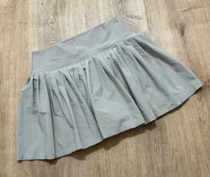 YPB x Abercrombie | Woman's Gray‎ Pleated Active Athleisure Skort Skirt, Size M thumbnail 1