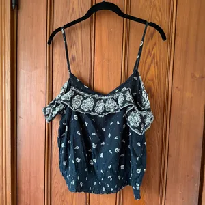 American Eagle Outfitters Black and White Patterned Tank Top Size Medium thumbnail 5