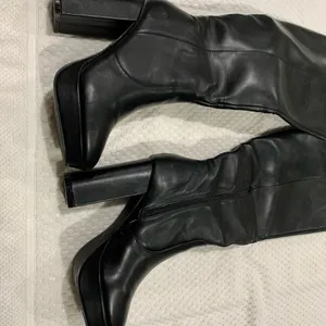 SHOEDAZZLE Elegant Black Knee-High Women's Boots thumbnail 4