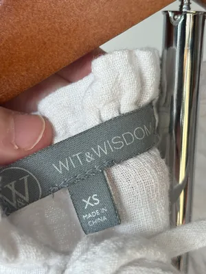 Wit & Wisdom Top thumbnail 3