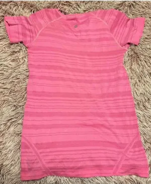 Lululemon Pink Shirt thumbnail 2
