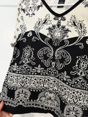 Vintage Black and Cream V-Neck Long Sleeve Printed Top thumbnail 2