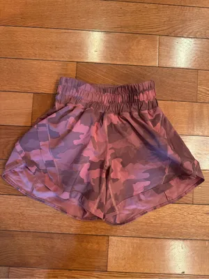 NWOT Lululemon Hotty Hot High-Rise Lined Short 4" Incognito Camo Pink Taupe thumbnail 3